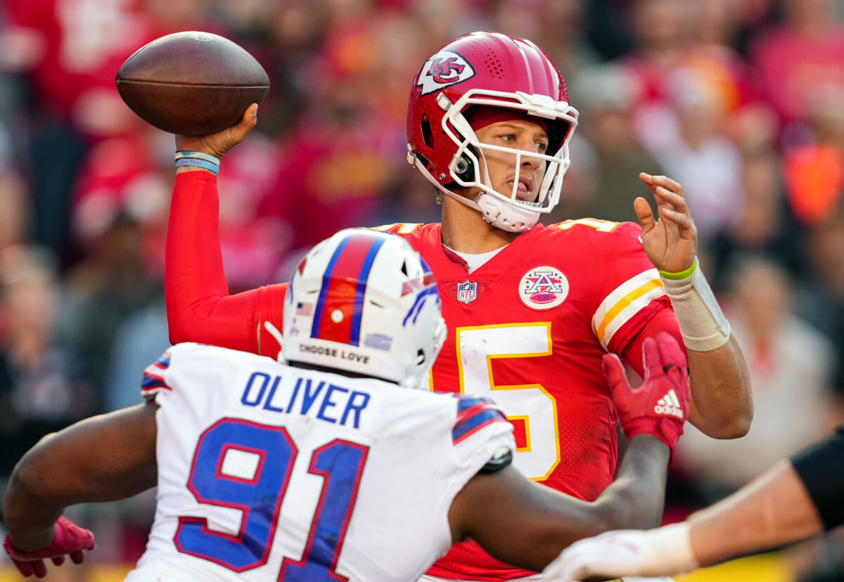 Will Patrick Mahomes play this week? Injury updates for Chiefs QB