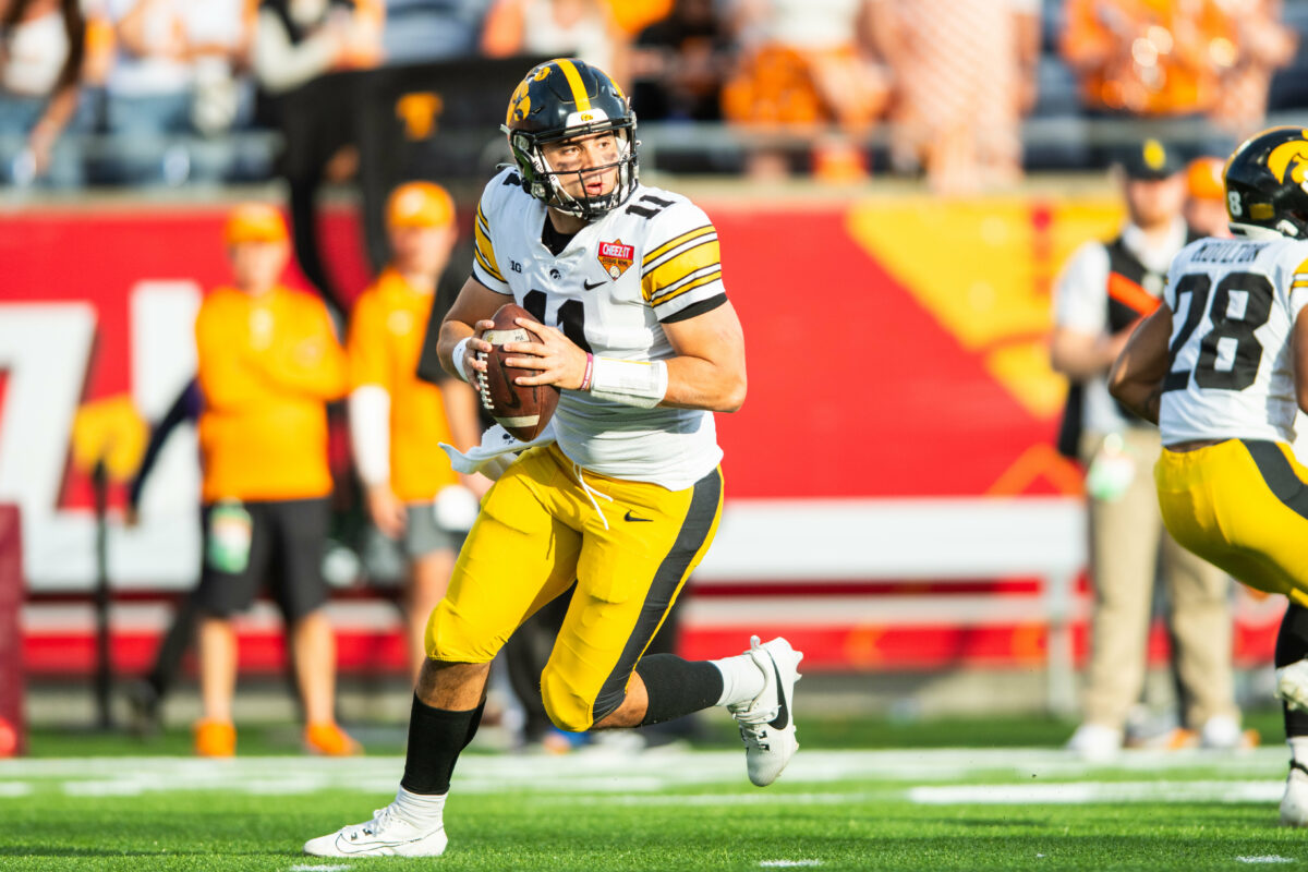 Iowa football details QB depth behind Brendan Sullivan