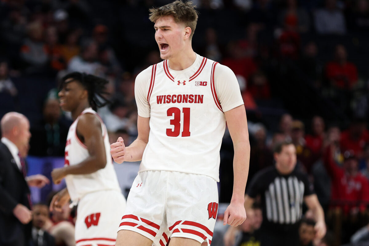 Wisconsin forward flashes offensive potential in Badgers win over Holy Cross