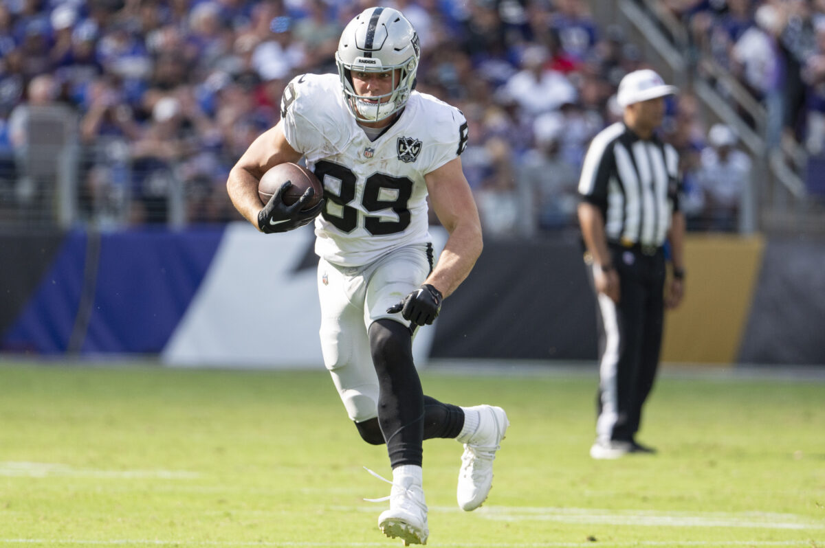 How former Georgia TE Brock Bowers is continuing to impress in rookie season