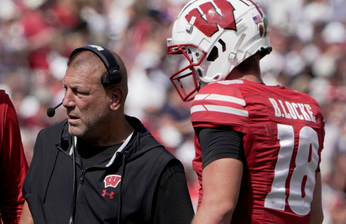 Wisconsin offensive coordinator Phil Longo updates Badgers quarterback situation