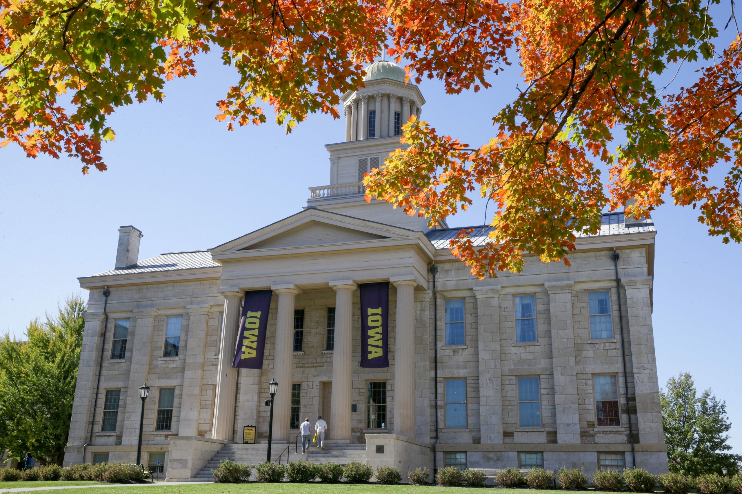 Athletes.org’s anonymous poll sheds light on how student-athletes rank the University of Iowa