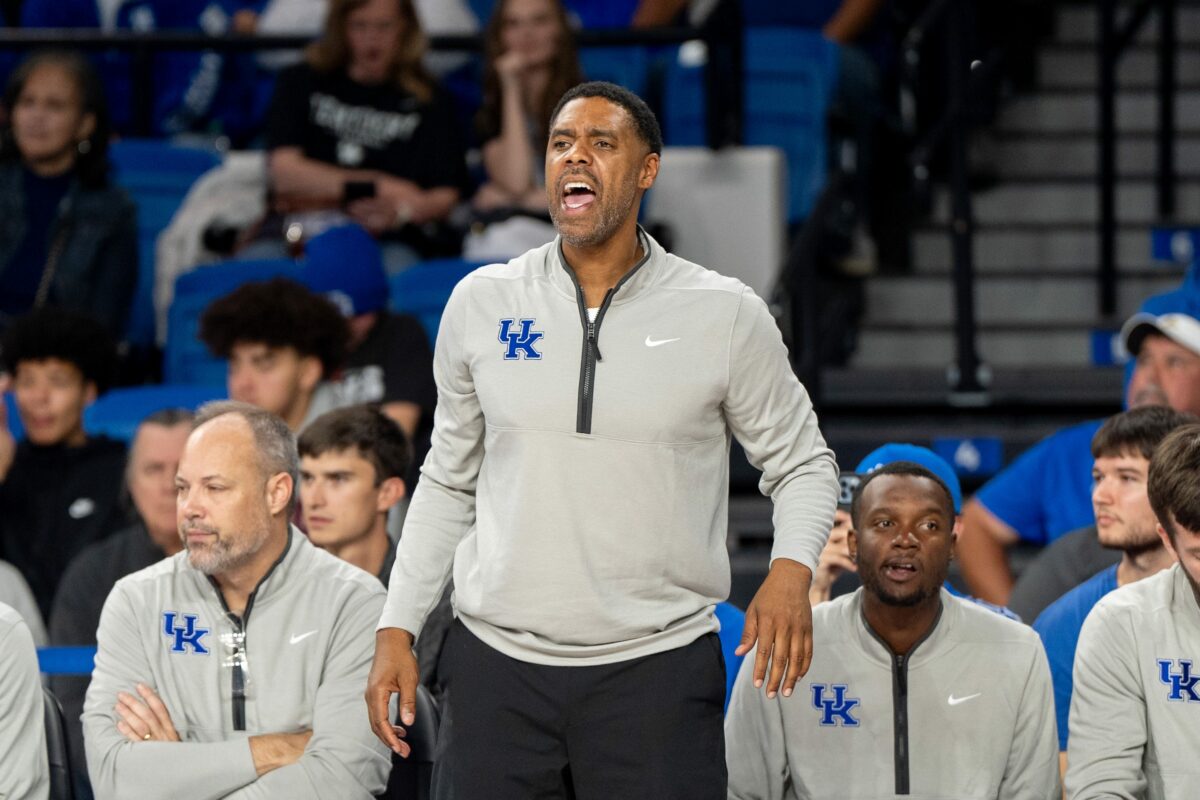 Kentucky coach Mark Pope heaps praise on one of his assistants