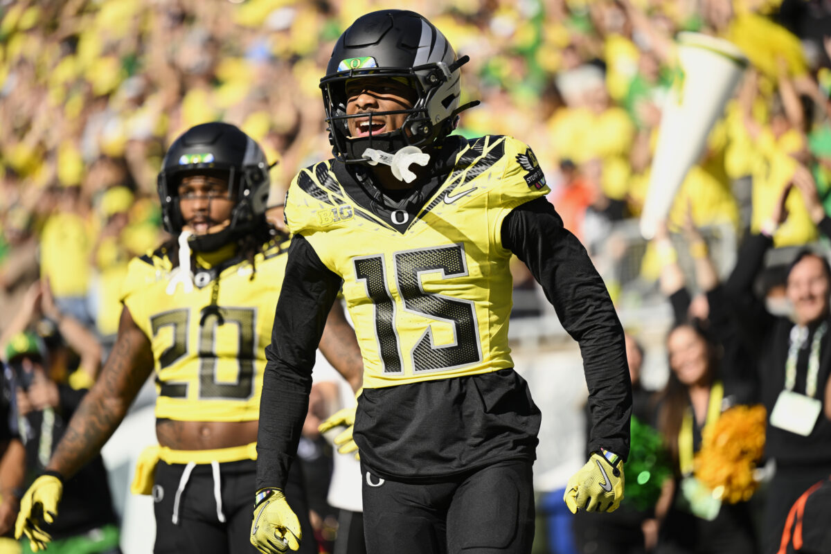 Oregon Ducks star receiver could return for Week 12 game at Wisconsin