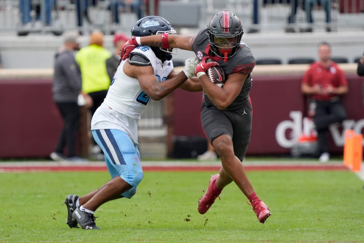 Should the Oklahoma Sooners redshirt running back Xavier Robinson?