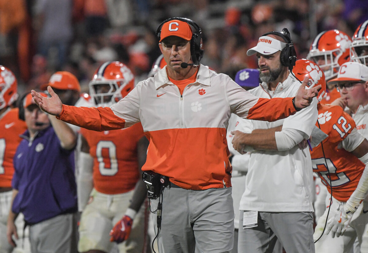 Clemson trails Virginia Tech 7-0 after abysmal first half