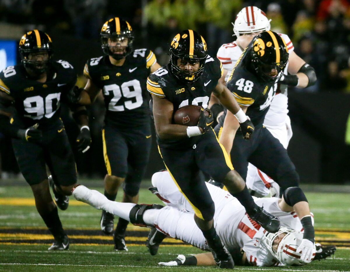 Three stars from Iowa’s dominant win over Wisconsin