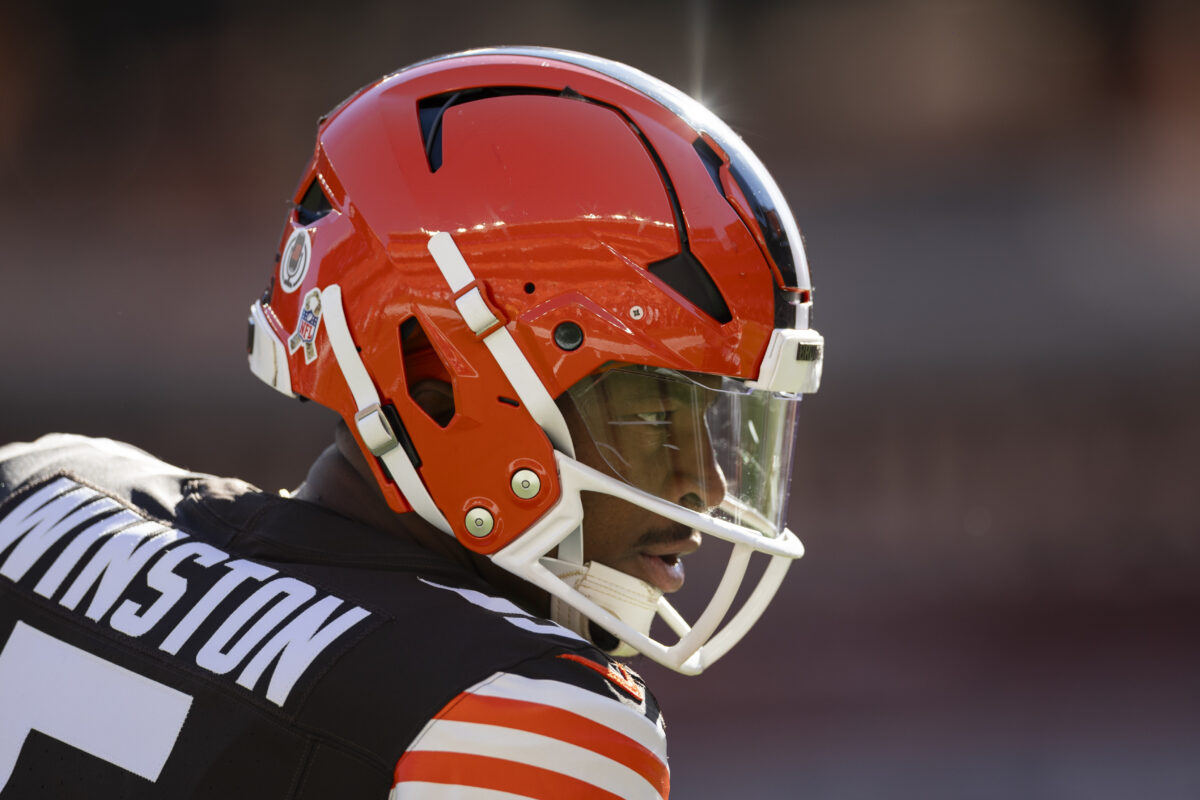 Browns name their starting quarterback vs. Saints