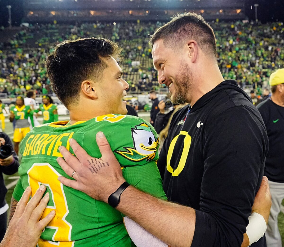 Oregon QB Dillon Gabriel named finalist for O’Brien Award