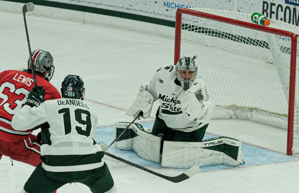 Spartans use big third period to top Buckeyes, complete sweep on Saturday