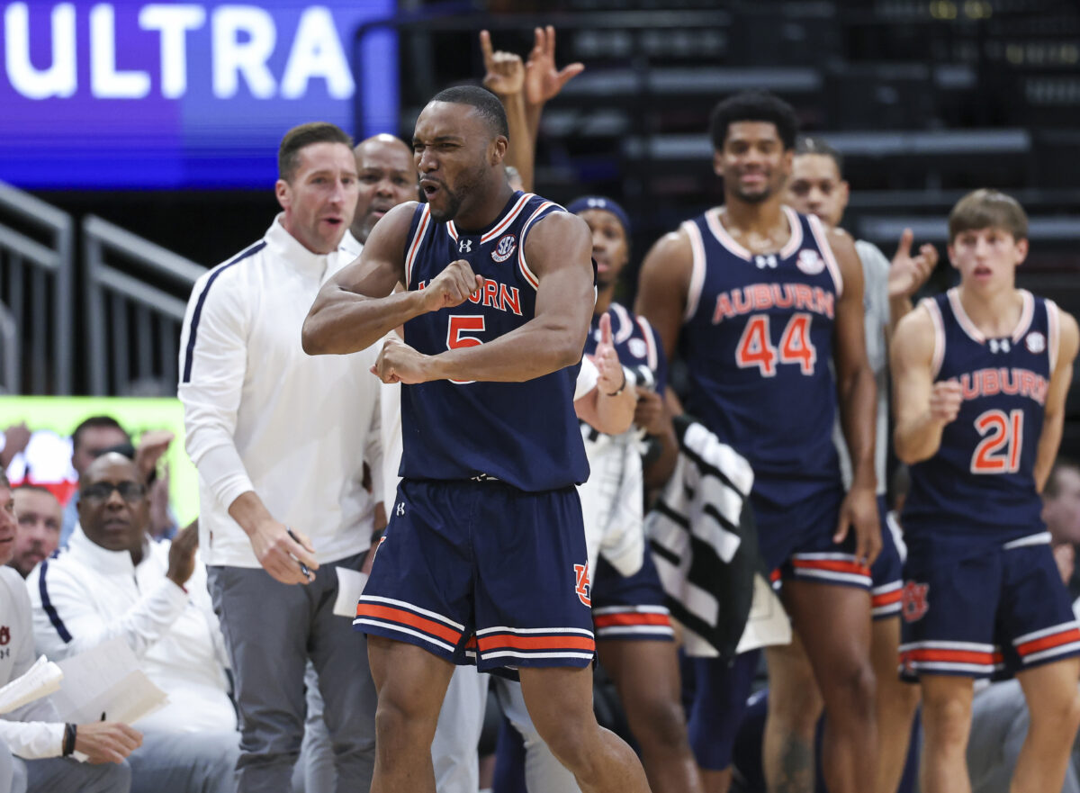 In photos: Auburn wins thriller over No. 4 Houston