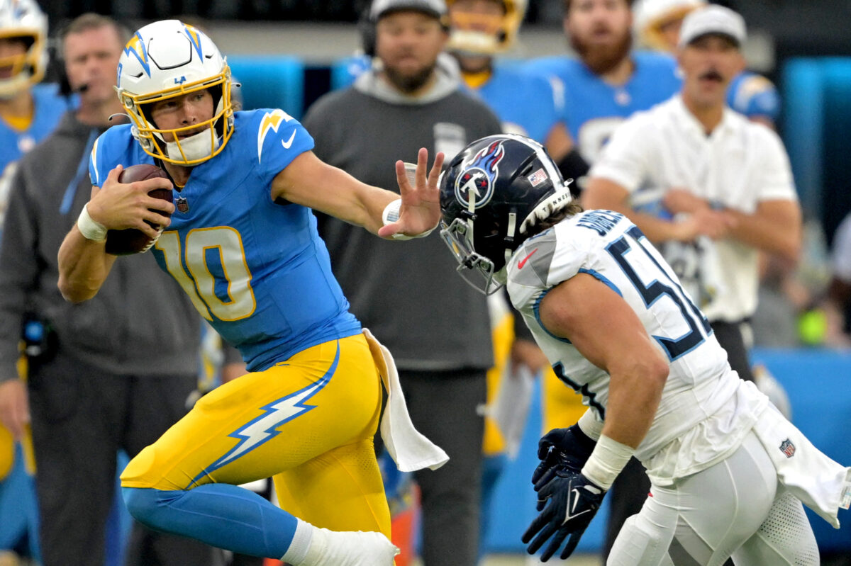 Chargers PFF grades: Best, worst performers in Week 10 win over Titans