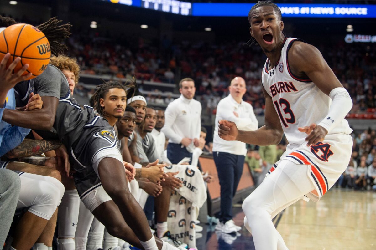 In photos: No. 4 Auburn throttles Kent State to move to 3-0