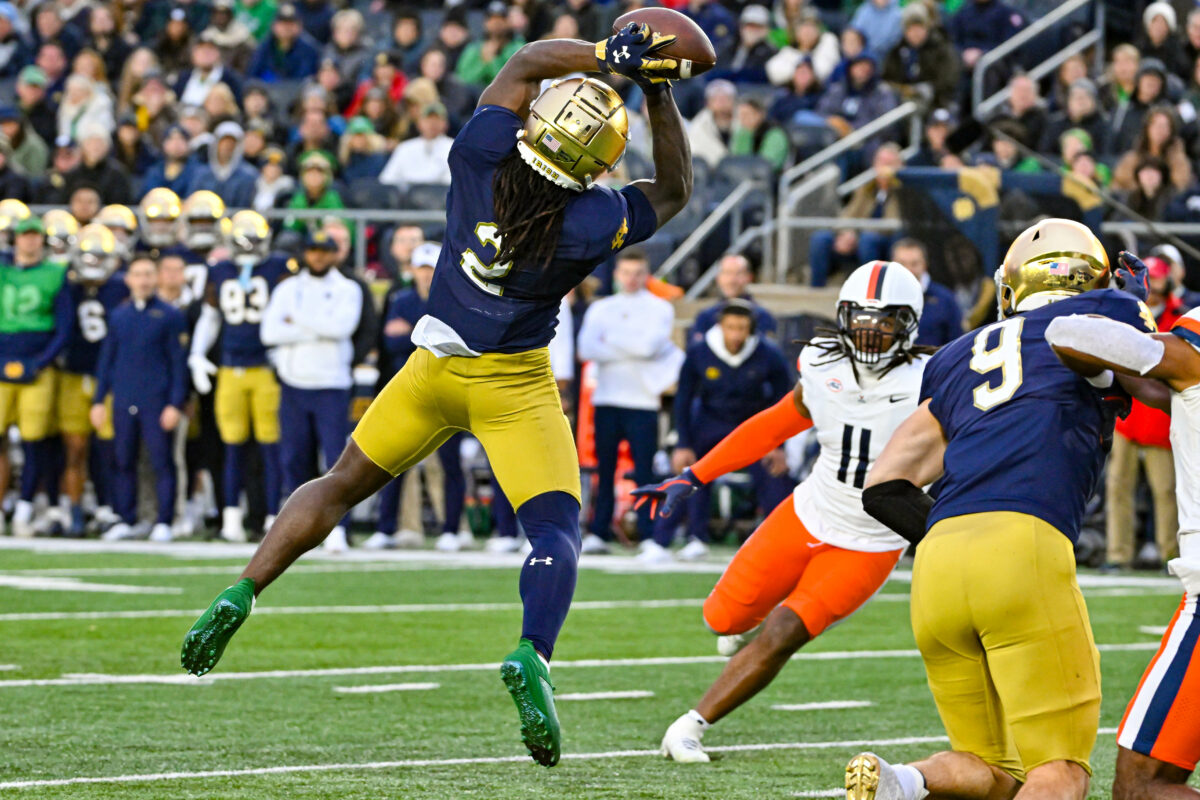 Experts move Notre Dame up in polls