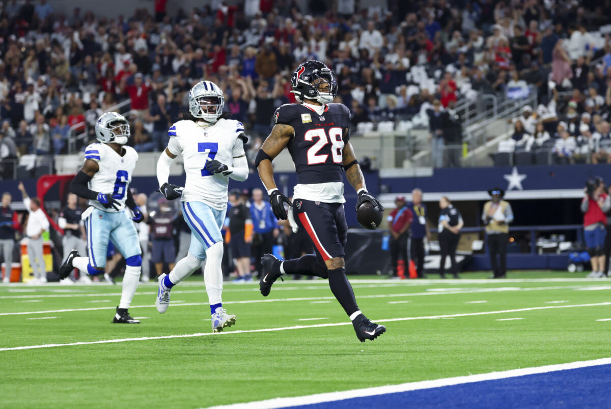 Watch: Texans RB Joe Mixon doubles up on TD vs. Cowboys