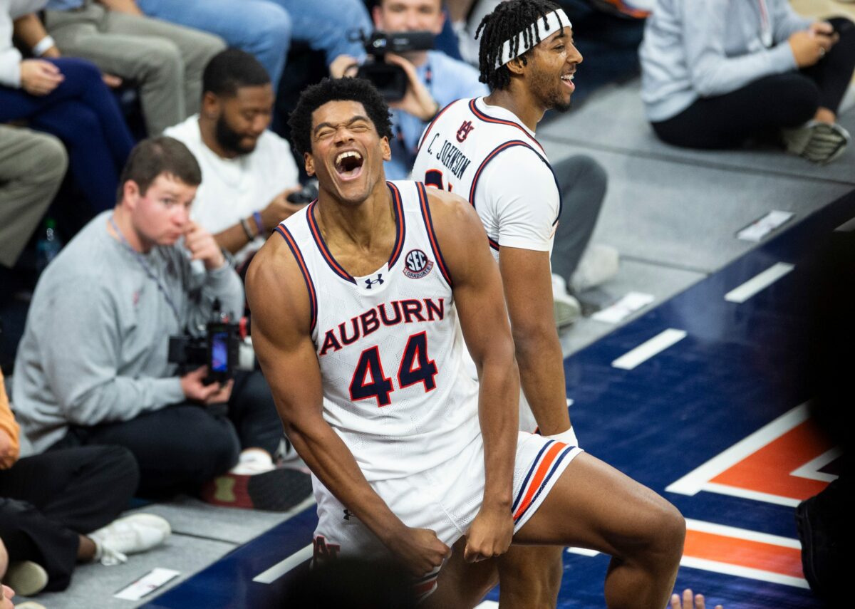 In photos: No. 3 Auburn handles North Alabama at Neville Arena