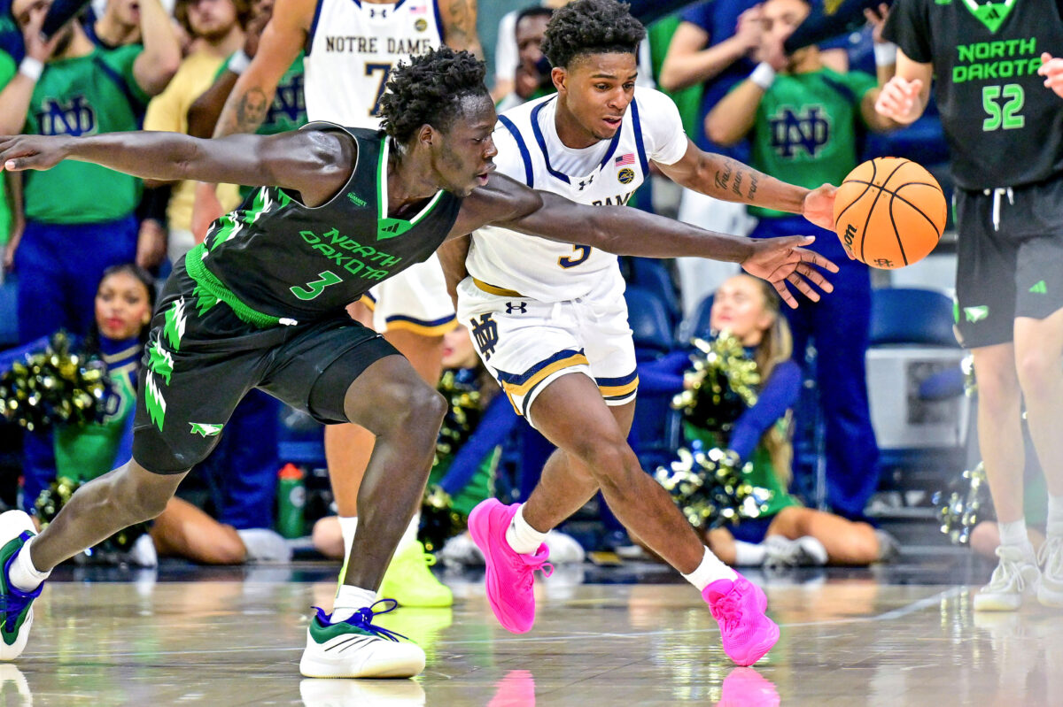 Notre Dame men’s basketball cruises over North Dakota to move to 4-0