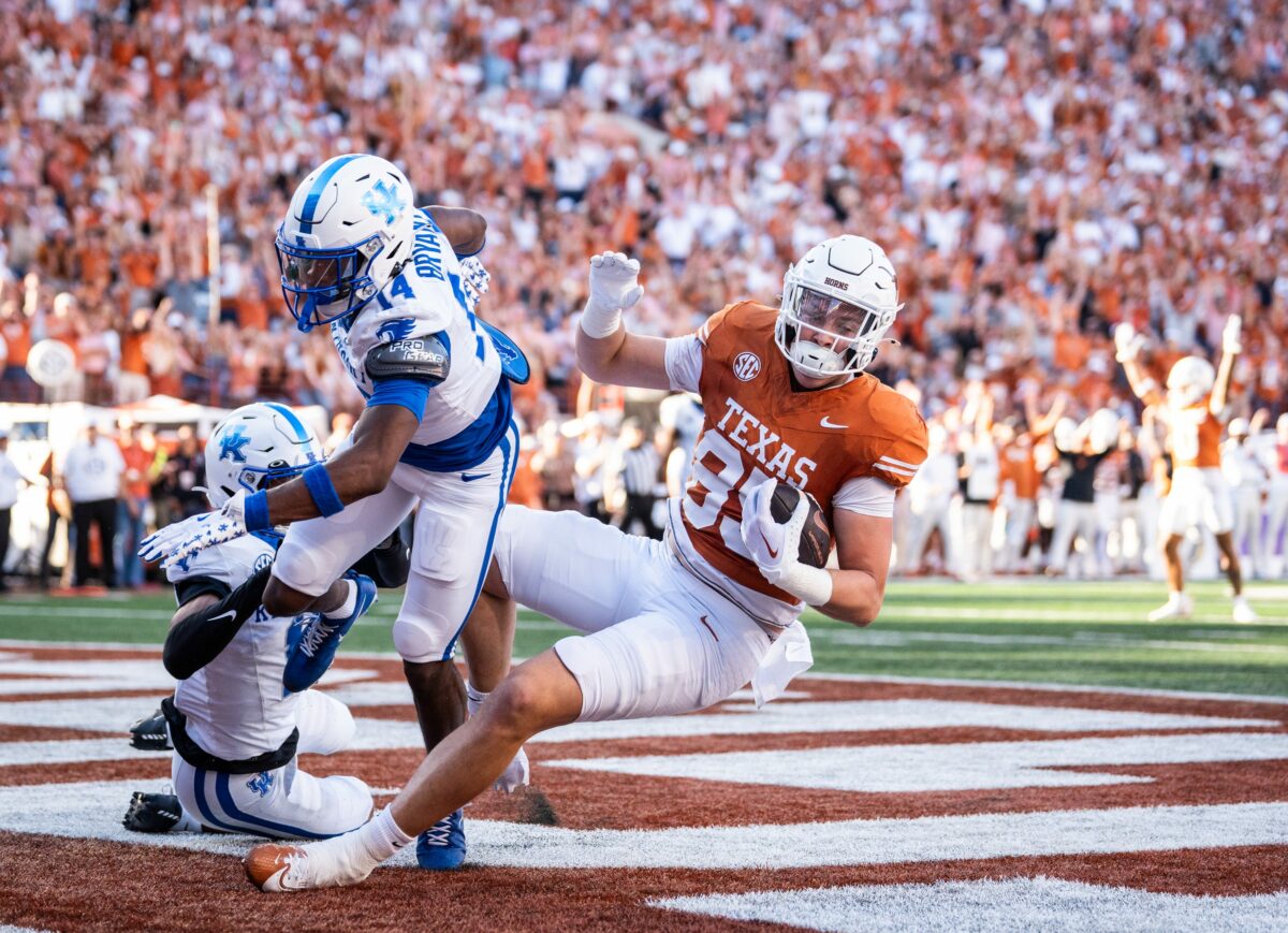 Gunnar Helm leads Longhorns in win over Kentucky