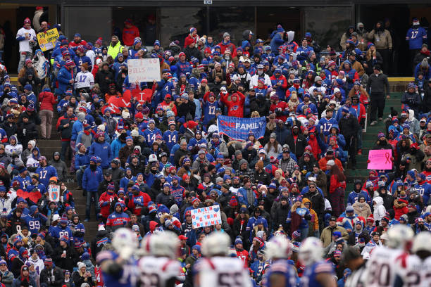 WATCH: Bills award 2024 Fans of the Year to ‘The Chefs’