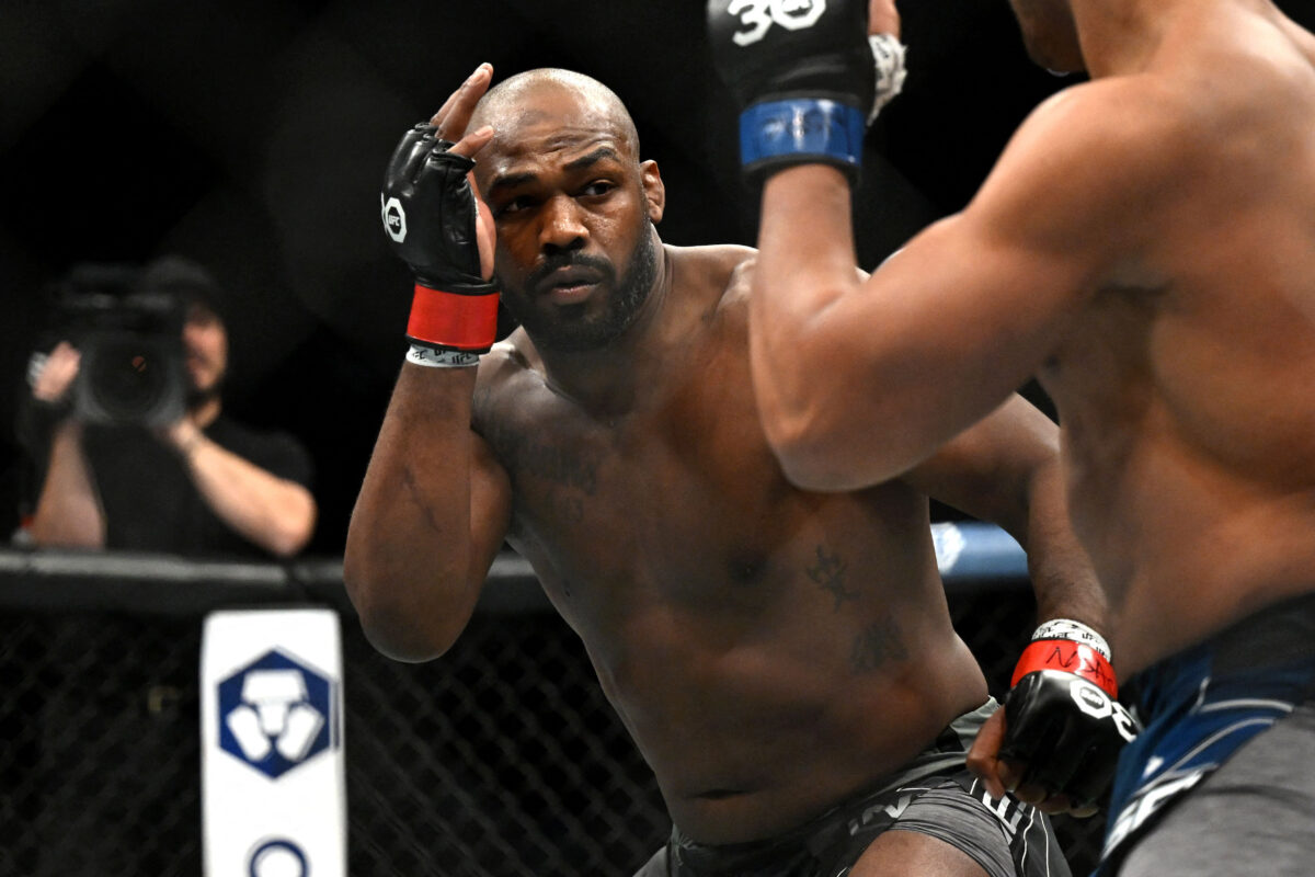 Joe Rogan explains what makes Jon Jones’ opponents ‘so vulnerable’ against him