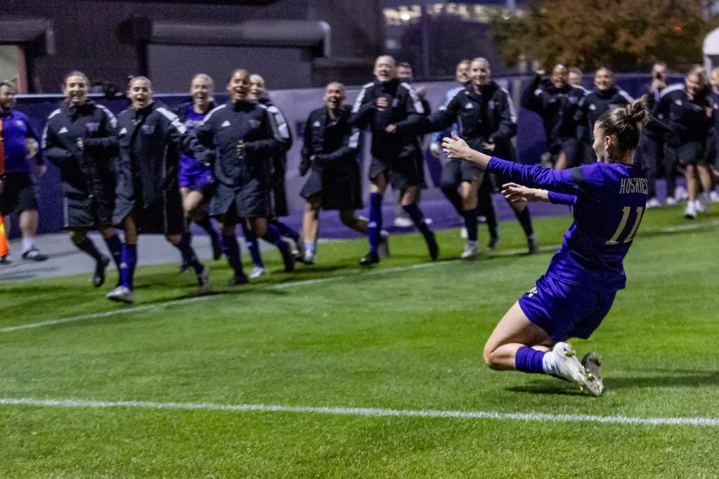 Washington Women’s Soccer survive shootout to eliminate Utah State