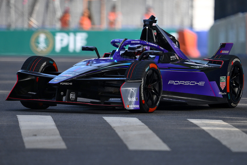 Wehrlein scores Sao Paulo E-Prix pole