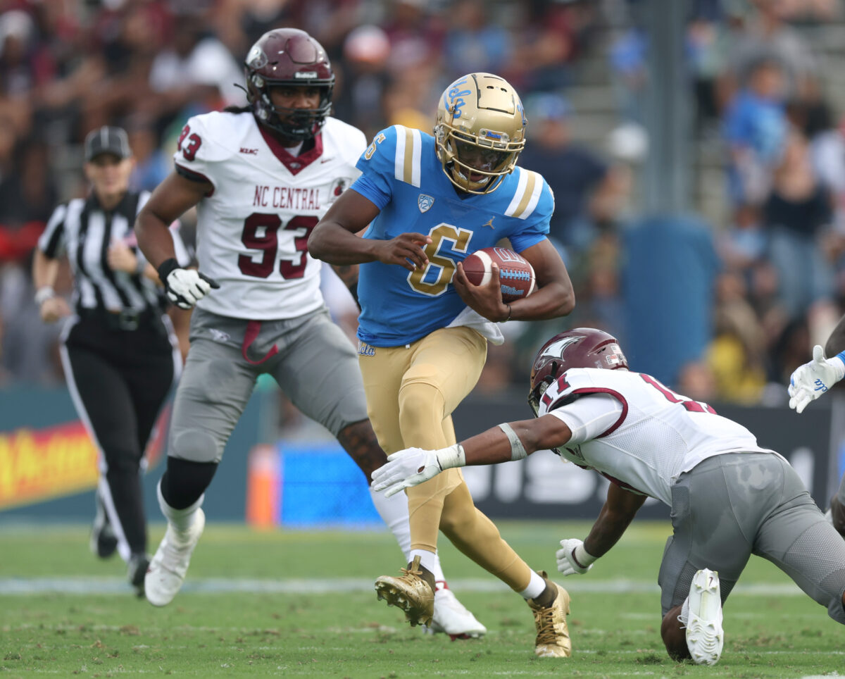 Florida to host UCLA transfer quarterback on official visit