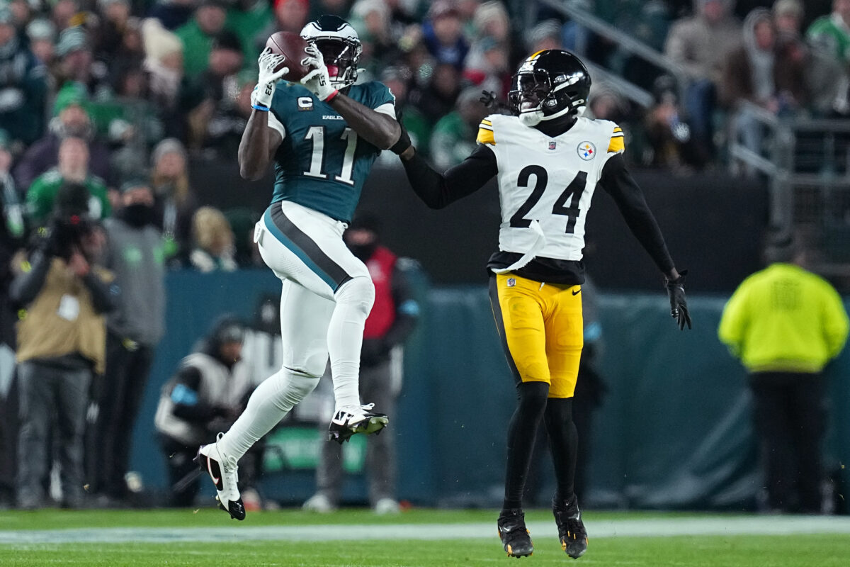 Steelers corner rips officials after rough performance vs the Eagles