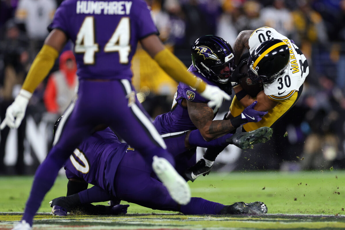 Sights and sounds from first half as Ravens hold a 17-10 lead over the Steelers