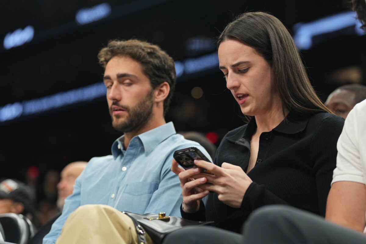 LOOK: Caitlin Clark at the Suns game and other pictures of the day in the NBA