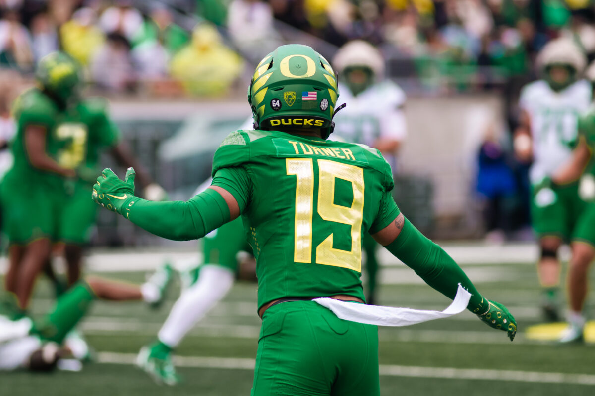 Ducks DB Tyler Turner leaves Oregon and enters the portal