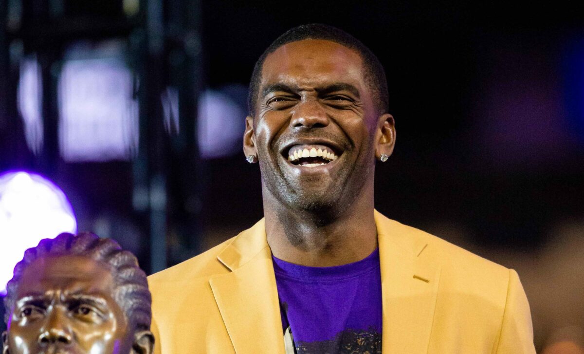 Randy Moss revealed he had cancer and support poured in from the football world