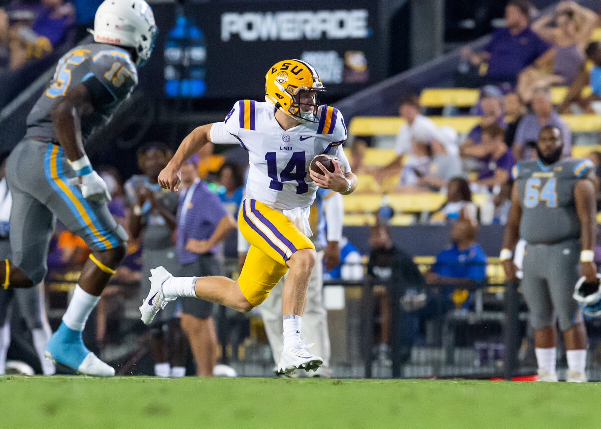 Former LSU quarterback Walker Howard back in the transfer portal