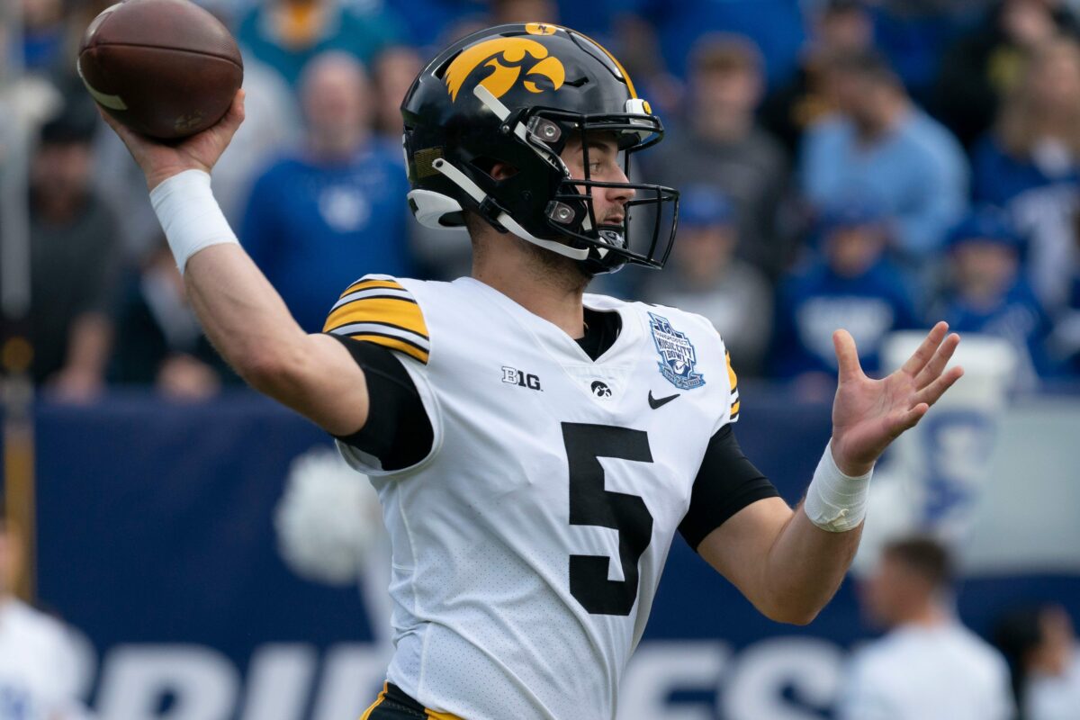 Ex-Iowa QB reentering NCAA transfer portal