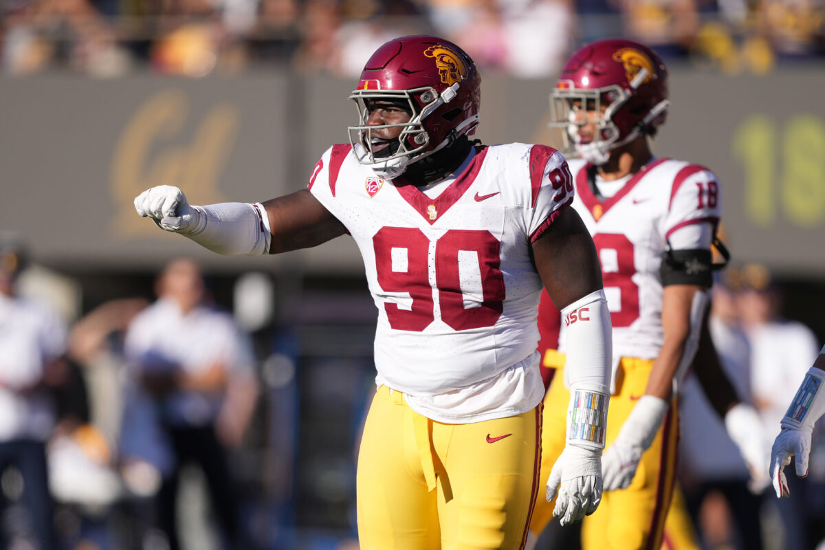 Former USC defensive lineman Bear Alexander lands at Oregon