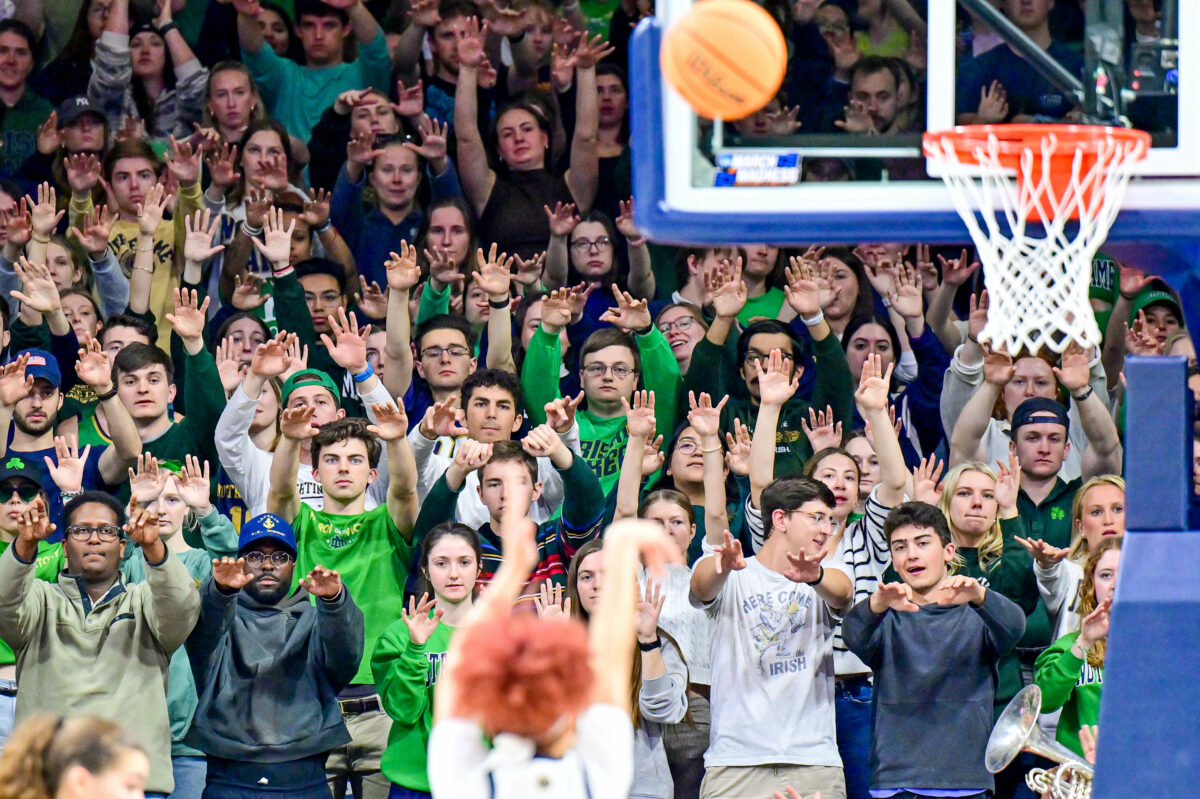 Notre Dame photographer lauds women’s basketball student turnout