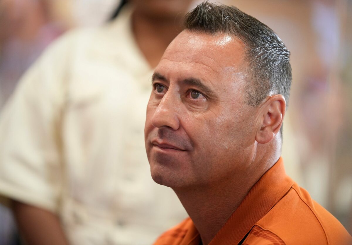 Feisty Sarkisian spars with reporter over Quinn Ewers question