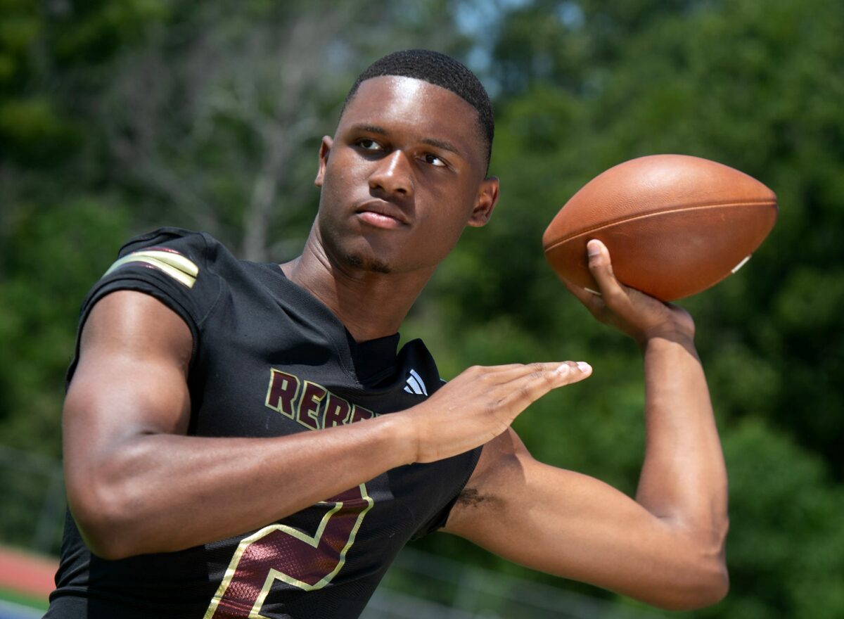 Five-star quarterback Deuce Knight signs with Auburn over Ole Miss