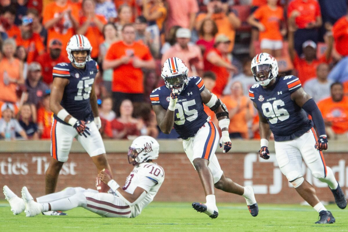 Auburn linebacker Jalen McLeod accepts invite from Senior Bowl