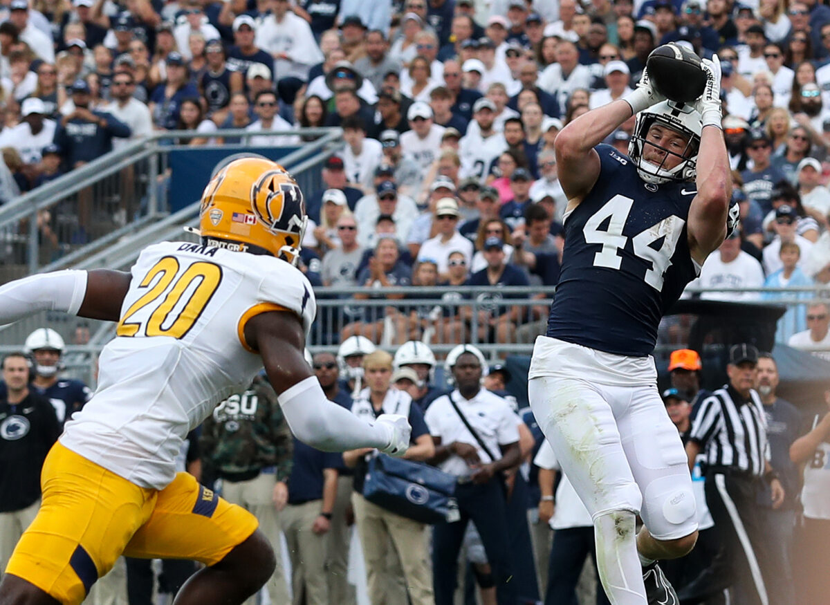 Tyler Warren sets new Big Ten receiving yardage record by a tight end