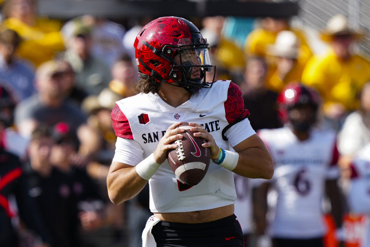 Wisconsin offers, lands visit with San Diego State transfer quarterback