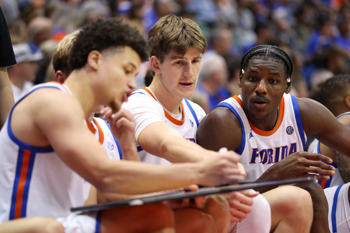 Gators hoops jumps five spots in AP Top 25 after 8-0 start