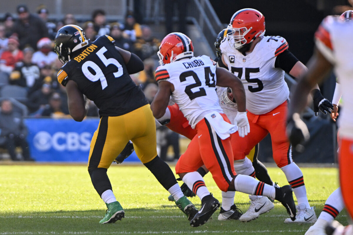 Former Wisconsin star nose tackle records first career interception in Steelers win