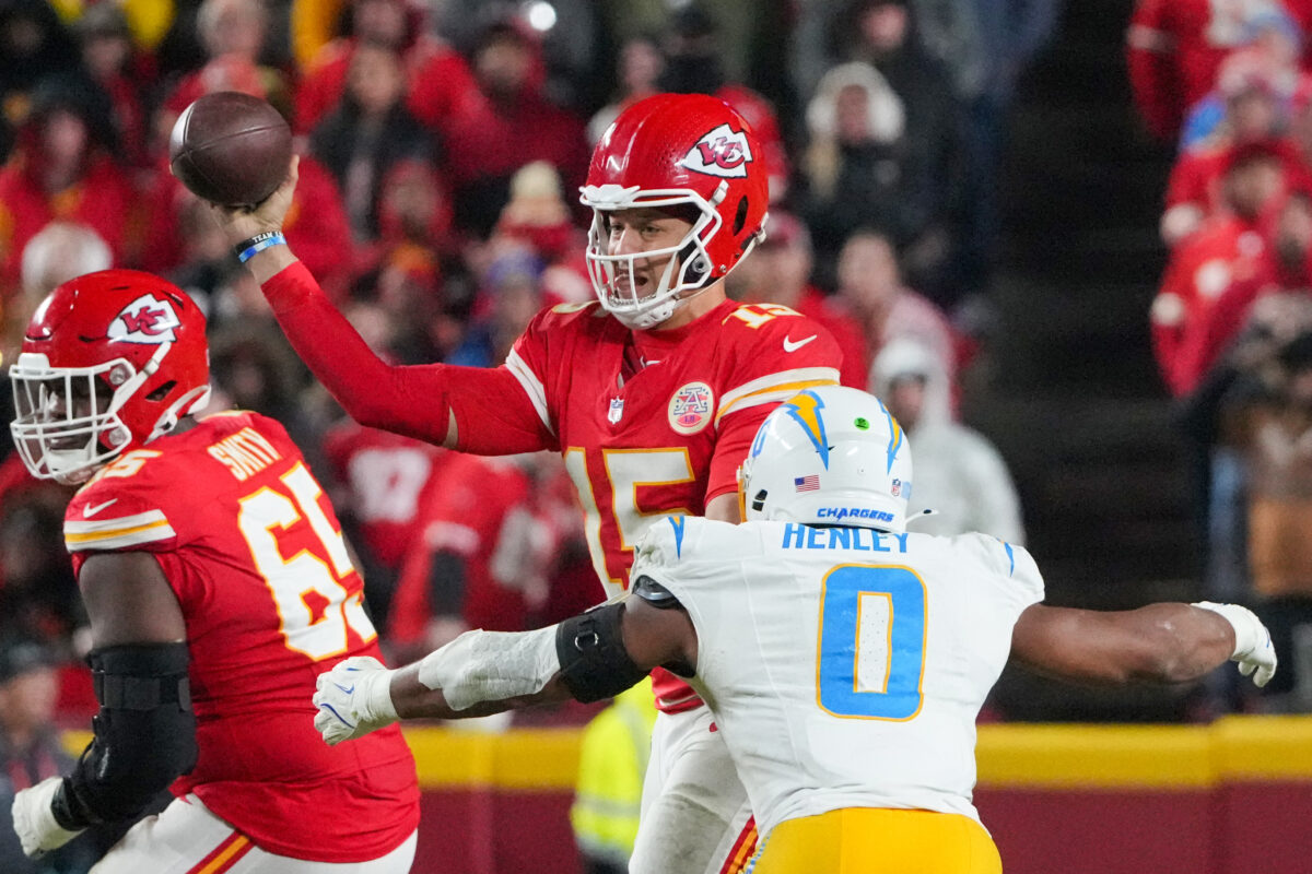 Chargers defense can’t make critical stops in loss to Chiefs: ‘Just gotta finish the game’