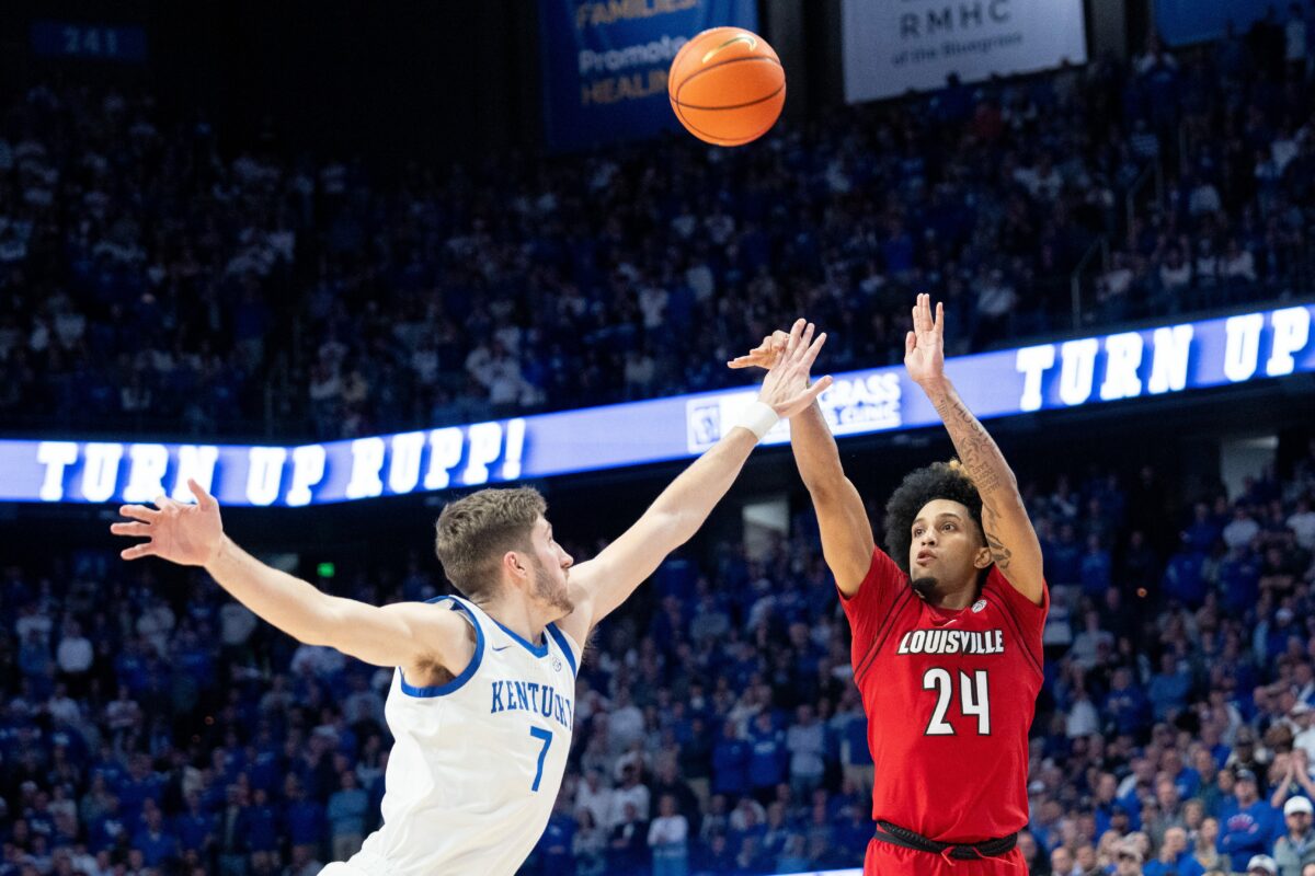 Former Wisconsin guard registers career outing in narrow loss to Kentucky