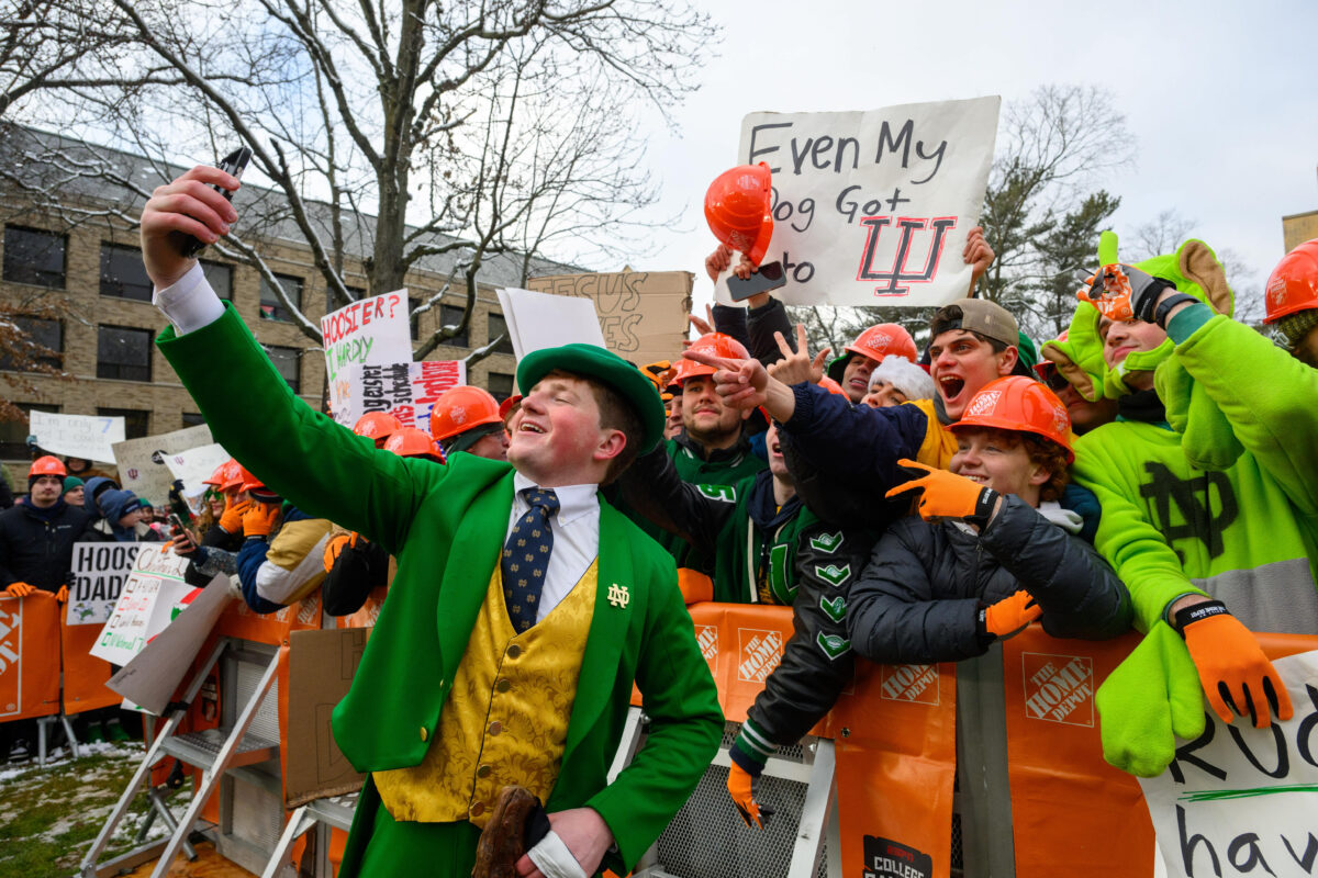 Notre Dame fans chant ‘we want Georgia’ during College GameDay