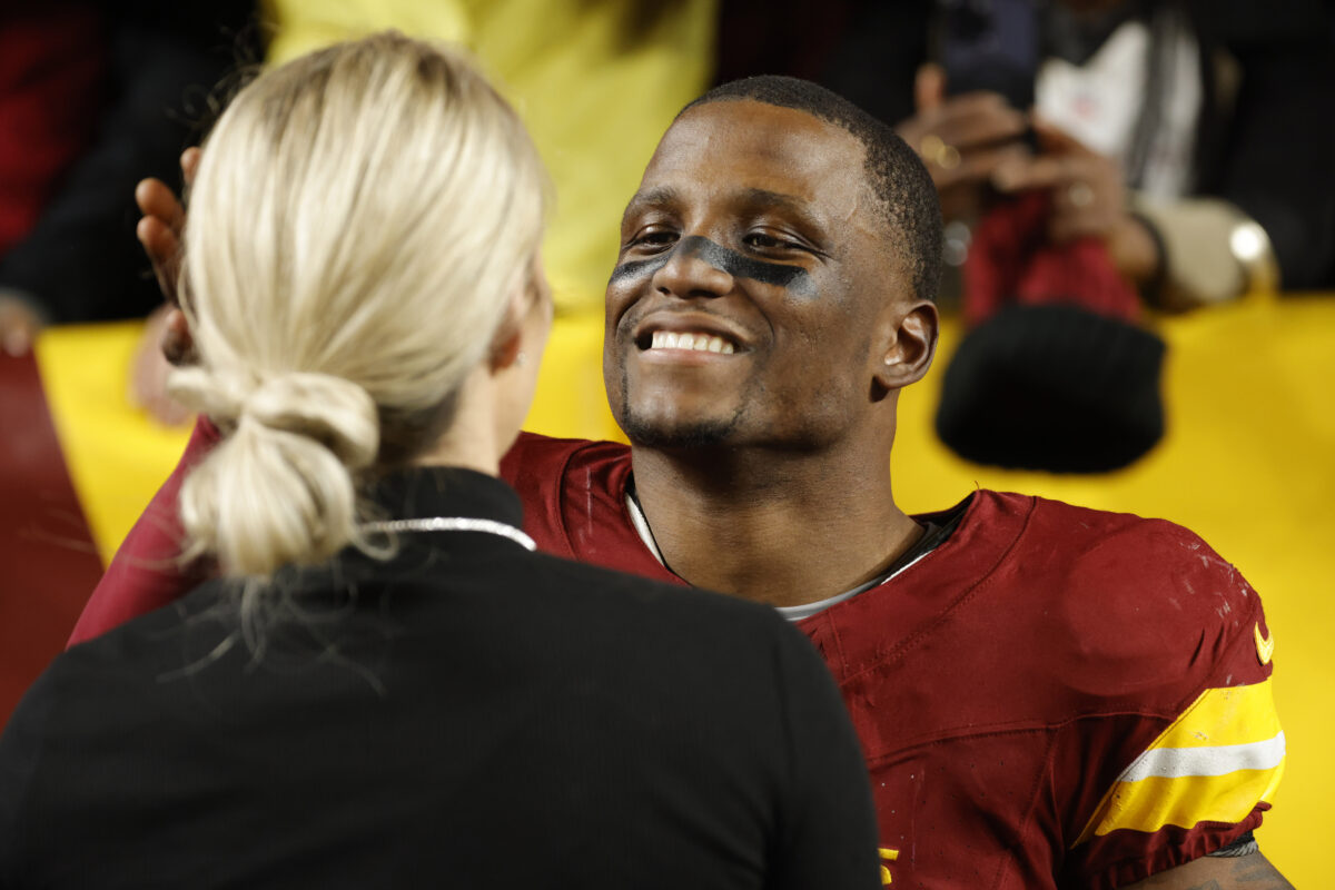 WATCH: Commanders S Jeremy Reaves proposes to girlfriend after playoff-clinching win