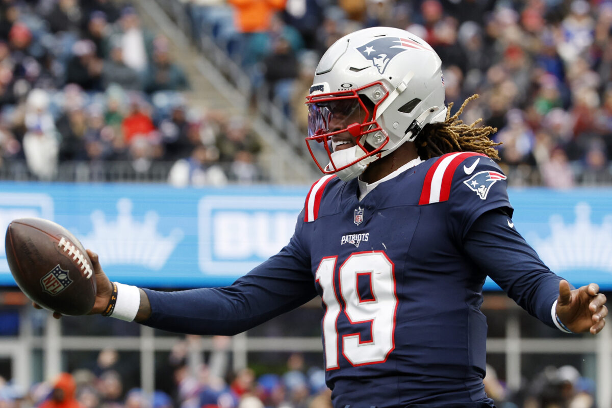 WATCH: Patriots QB Joe Milton III scores first NFL touchdown vs Bills