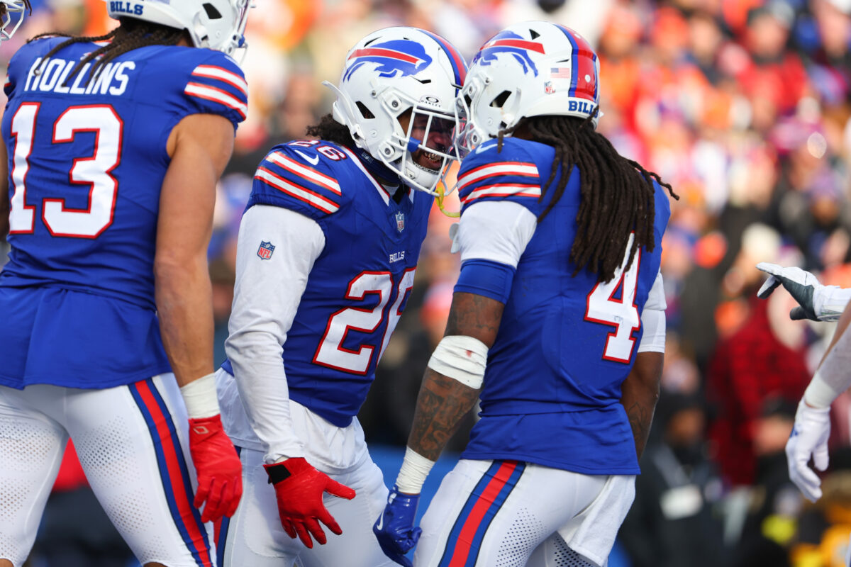 Bills score 31 straight points to blitz Broncos