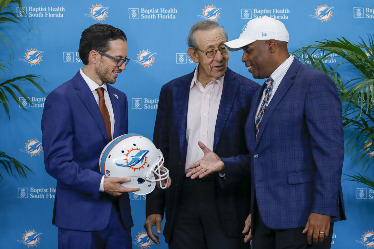 Dolphins retain Mike McDaniel, GM Chris Grier for 2025 season